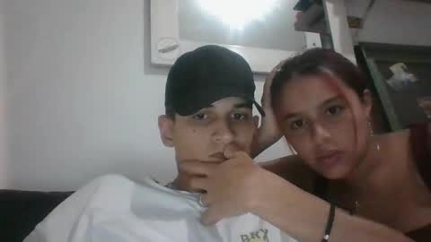 Snapshot of camluxe chatting on 11/06/25, 11:59 Noah y Lia online show from 11/06/25, 11:59