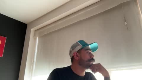 camm_27 online show from 04/12/26, 09:53