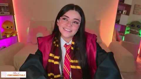 Snapshot of cammiefoalss chatting on 10/31/25, 02:18 Lets reach 200 thumbs up online show from 10/31/25, 02:18