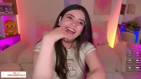 Snapshot of cammiefoalss chatting on 11/12/25, 03:56 Lets reach 200 thumbs up online show from 11/12/25, 03:56