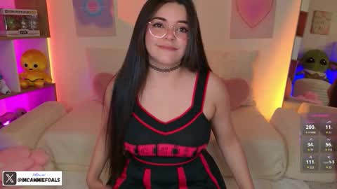 Snapshot of cammiefoalss chatting on 11/14/25, 04:38 Lets reach 200 thumbs up online show from 11/14/25, 04:38