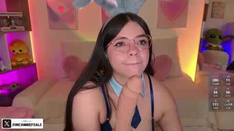 Snapshot of cammiefoalss chatting on 11/19/25, 04:51 Lets reach 200 thumbs up online show from 11/19/25, 04:51