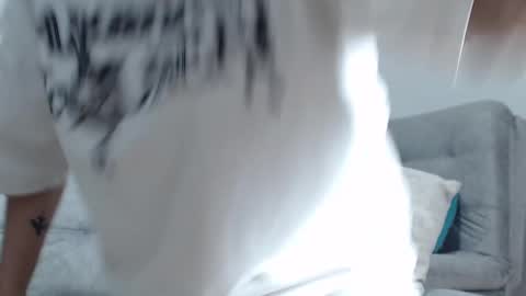 Snapshot of cammii_osoriioo chatting on 03/11/25, 04:43 Cammi osoriioo online show from 03/11/25, 04:43