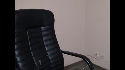 cammila horn online show from 12/23/25, 06:11