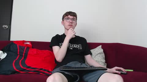 Snapshot of cammykev chatting on 09/22/25, 04:53 online show from 09/22/25, 04:53