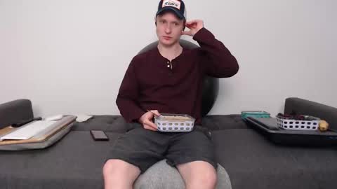 Snapshot of camsharpe6 chatting on 10/17/25, 09:12 Cam online show from 10/17/25, 09:12