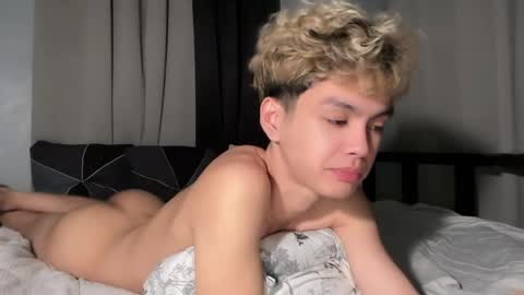 Snapshot of camwithethan chatting on 04/17/26, 03:15 Ethan online show from 04/17/26, 03:15