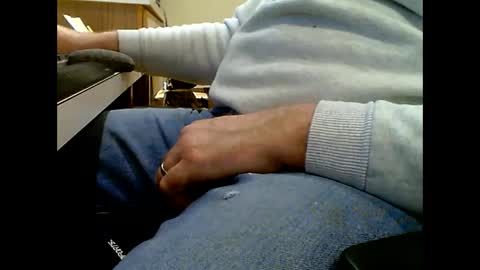 Snapshot of can1cum4u chatting on 01/03/25, 09:15 can1cum4u online show from 01/03/25, 09:15