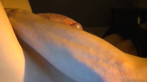 Snapshot of canadian139992 chatting on 10/25/25, 04:09 canadian139992 online show from 10/25/25, 04:09