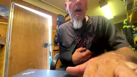 Chris online show from 05/08/26, 11:43