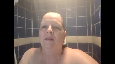 Snapshot of canadianqueen1973 chatting on 06/01/26, 10:22 canadianqueen1973 online show from 06/01/26, 10:22