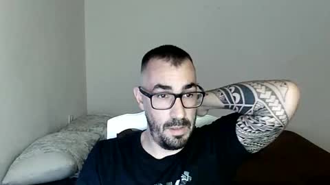 Snapshot of canario2388 chatting on 05/26/26, 05:31 canario2388 online show from 05/26/26, 05:31