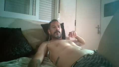 Snapshot of canary_braun chatting on 10/22/25, 08:08 canary_braun online show from 10/22/25, 08:08