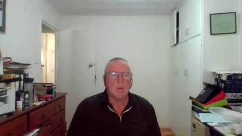 Snapshot of canberian chatting on 12/03/25, 12:51 Canberian online show from 12/03/25, 12:51