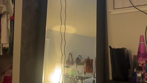 NIO POLLA online show from 04/19/26, 07:07