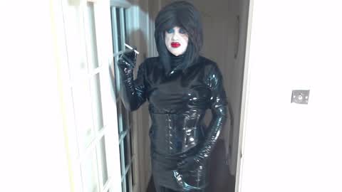 Snapshot of candi_smokes chatting on 12/13/24, 07:21 candi smokes online show from 12/13/24, 07:21