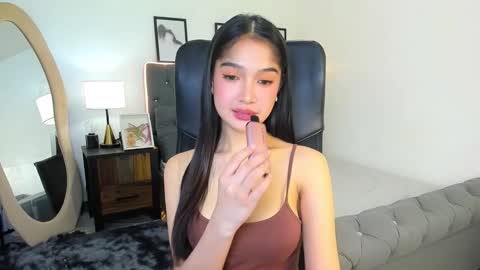 candiceferragamo online show from 10/07/25, 03:20