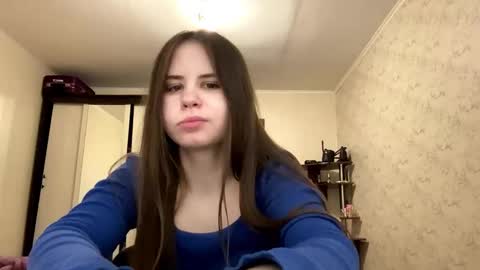 Isabella online show from 11/25/25, 11:10