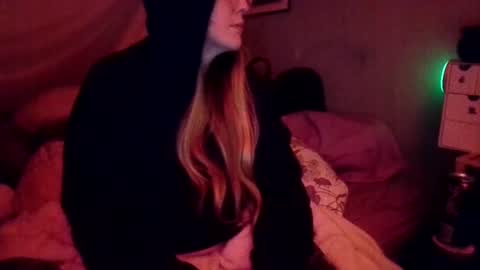 Candi online show from 12/02/25, 09:25