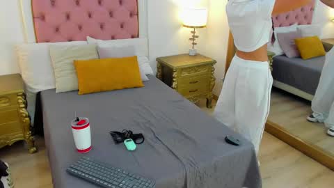 Snapshot of candy5girl chatting on 02/11/25, 01:41 Candy online show from 02/11/25, 01:41