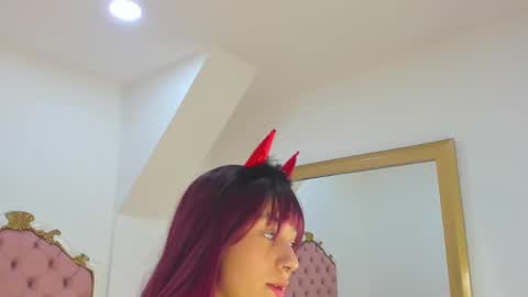 Snapshot of candy5girl chatting on 02/19/25, 07:48 Candy online show from 02/19/25, 07:48