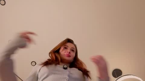 Hey there Im Anna 21 years old online show from 05/23/26, 06:12