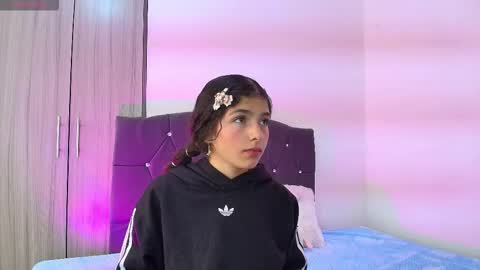 Snapshot of candy_blissx chatting on 11/15/25, 12:13 candy_blissx online show from 11/15/25, 12:13