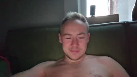 Snapshot of candy_boy_xoxo chatting on 06/07/26, 07:39 candy_boy_xoxo online show from 06/07/26, 07:39