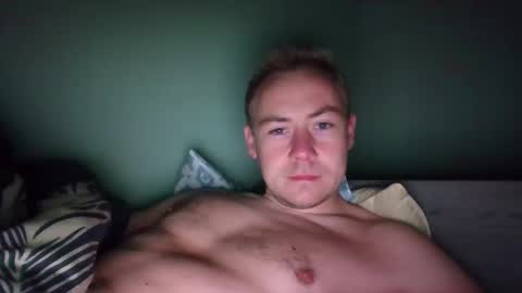 Snapshot of candy_boy_xoxo chatting on 06/10/26, 10:41 candy_boy_xoxo online show from 06/10/26, 10:41