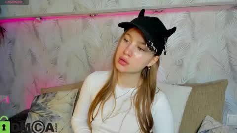 Snapshot of candy_cansew chatting on 09/27/25, 04:17 Candy online show from 09/27/25, 04:17