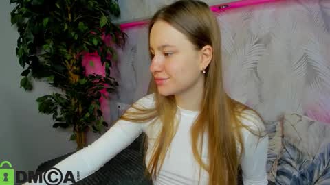 Snapshot of candy_cansew chatting on 10/06/25, 01:03 Candy online show from 10/06/25, 01:03