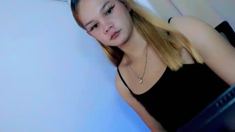 Snapshot of candy_cockxxx chatting on 02/18/26, 02:18 candy_cockxxx online show from 02/18/26, 02:18