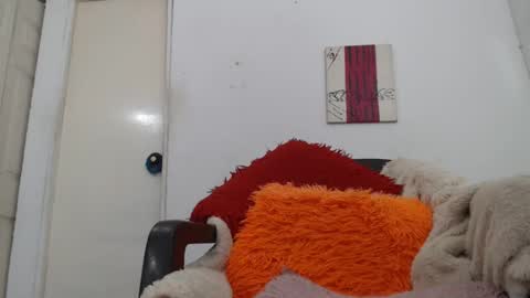 Snapshot of candy_cumy1 chatting on 01/14/25, 12:43 Dayan Camila online show from 01/14/25, 12:43