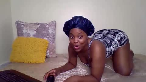 Snapshot of candy_curves chatting on 02/27/26, 01:33 candy online show from 02/27/26, 01:33