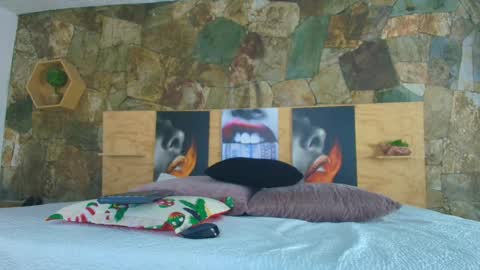 Jolie online show from 11/07/25, 07:36