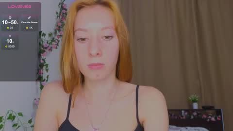 Snapshot of candy_flosse chatting on 09/21/25, 09:22 candy_flosse online show from 09/21/25, 09:22