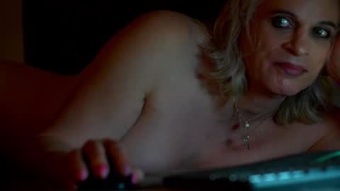 Snapshot of candy_girls_4_u chatting on 11/29/25, 10:07 ExtraCandy online show from 11/29/25, 10:07