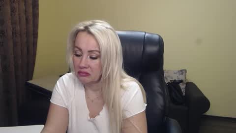 candy_hellenx online show from 01/15/26, 05:34