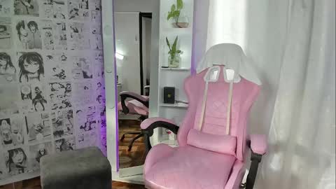 Snapshot of candy_hes chatting on 02/16/25, 09:16 Nickol online show from 02/16/25, 09:16