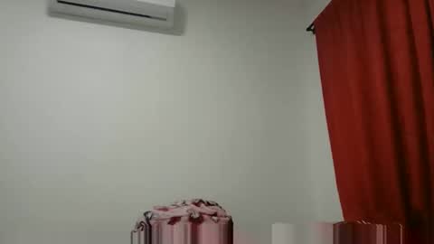 Snapshot of candy_hot_444 chatting on 09/28/25, 07:19 KIANA online show from 09/28/25, 07:19