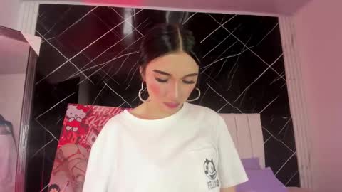 Leila  online show from 11/05/25, 12:32