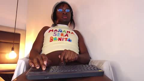 Snapshot of candy_lovee6 chatting on 03/01/25, 07:51 CANDY LOVE DANNA online show from 03/01/25, 07:51
