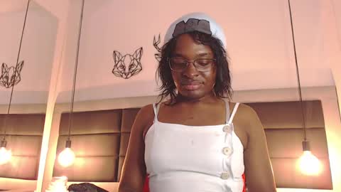 Snapshot of candy_lovee6 chatting on 09/26/25, 08:35 CANDY LOVE DANNA online show from 09/26/25, 08:35
