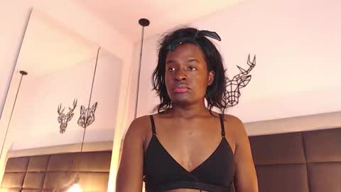 Snapshot of candy_lovee6 chatting on 10/26/25, 07:31 CANDY LOVE DANNA online show from 10/26/25, 07:31