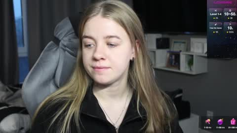 Snapshot of candy_meggie chatting on 12/03/24, 12:49 Megan online show from 12/03/24, 12:49