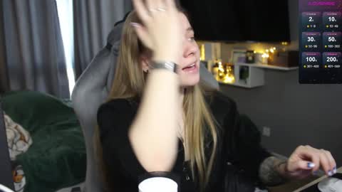 Snapshot of candy_meggie chatting on 12/20/24, 11:10 Megan online show from 12/20/24, 11:10