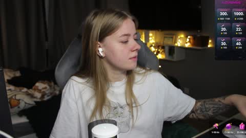 Snapshot of candy_meggie chatting on 01/02/25, 05:29 Megan online show from 01/02/25, 05:29