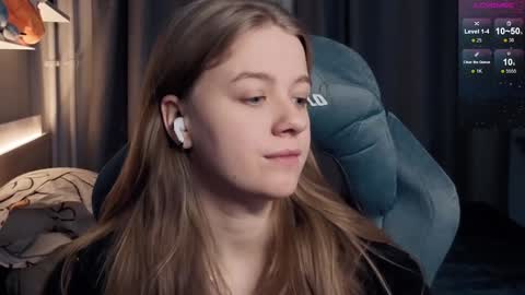 Snapshot of candy_meggie chatting on 01/27/25, 02:35 Megan online show from 01/27/25, 02:35