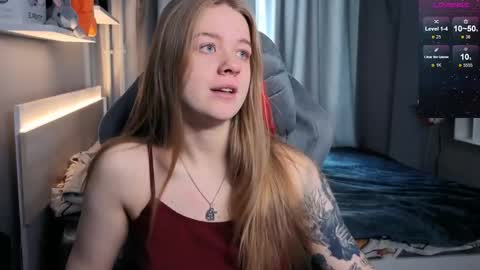 Snapshot of candy_meggie chatting on 02/14/25, 09:45 Megan online show from 02/14/25, 09:45