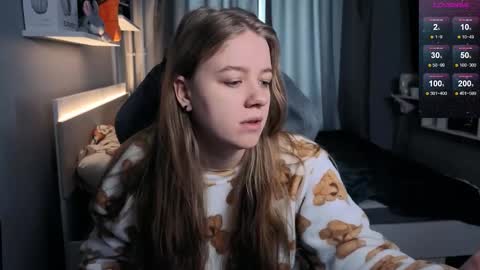 Snapshot of candy_meggie chatting on 02/17/25, 11:02 Megan online show from 02/17/25, 11:02